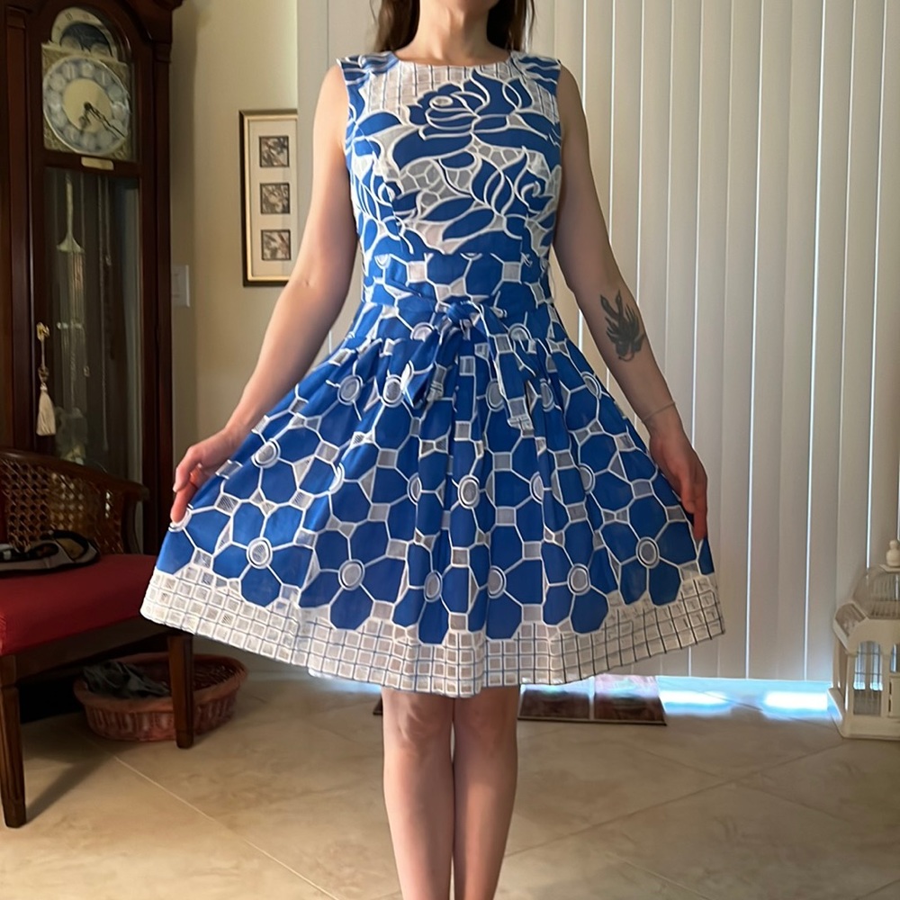 Petite 4 Bethany sleeveless dress in blue.